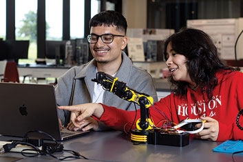 Students working on a project. Links to Donor-Advised Funds